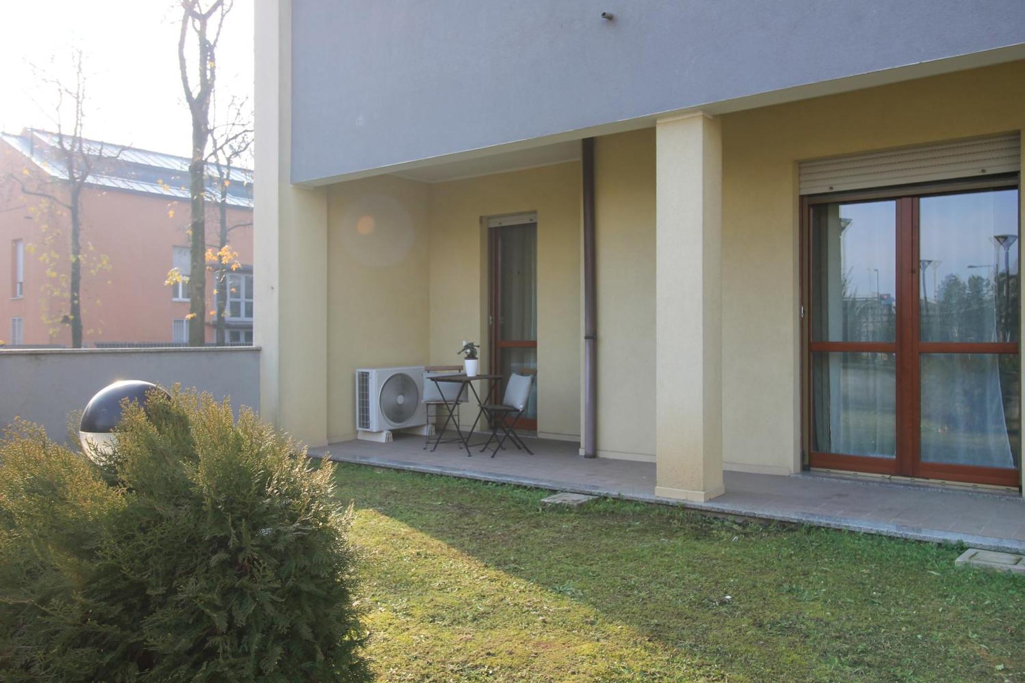Hq Aparthotel Milano Inn - Smart Suites Cinisello Balsamo Exteriör bild